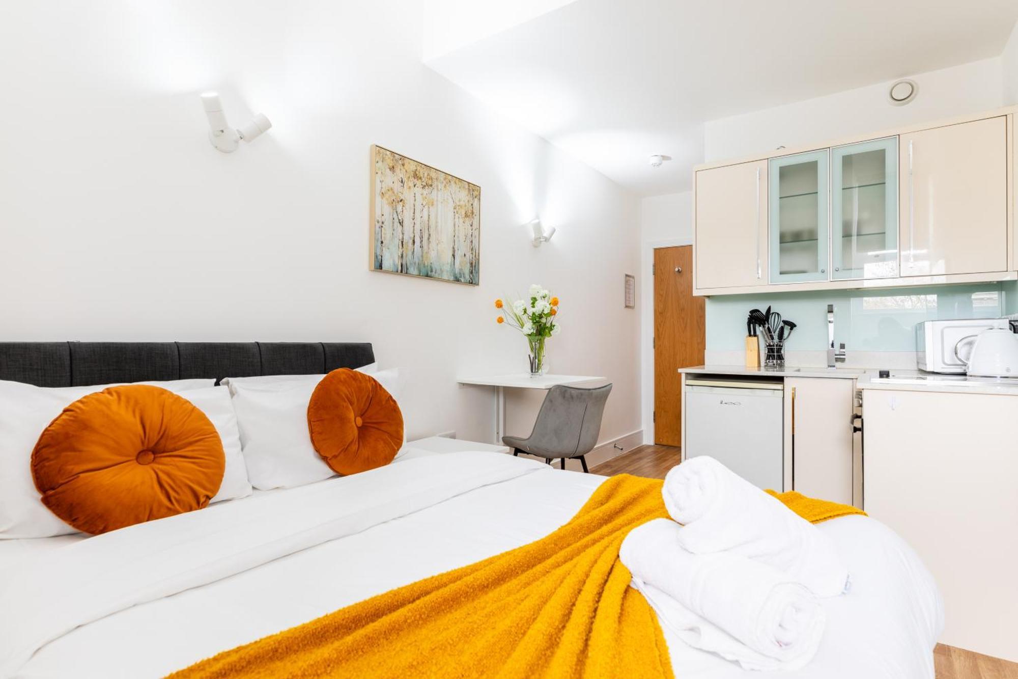 Clarges- Hsk Suites London Bagian luar foto
