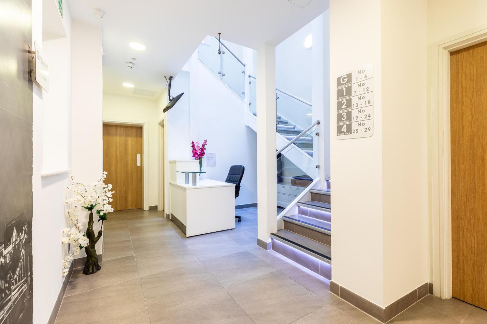 Clarges- Hsk Suites London Bagian luar foto