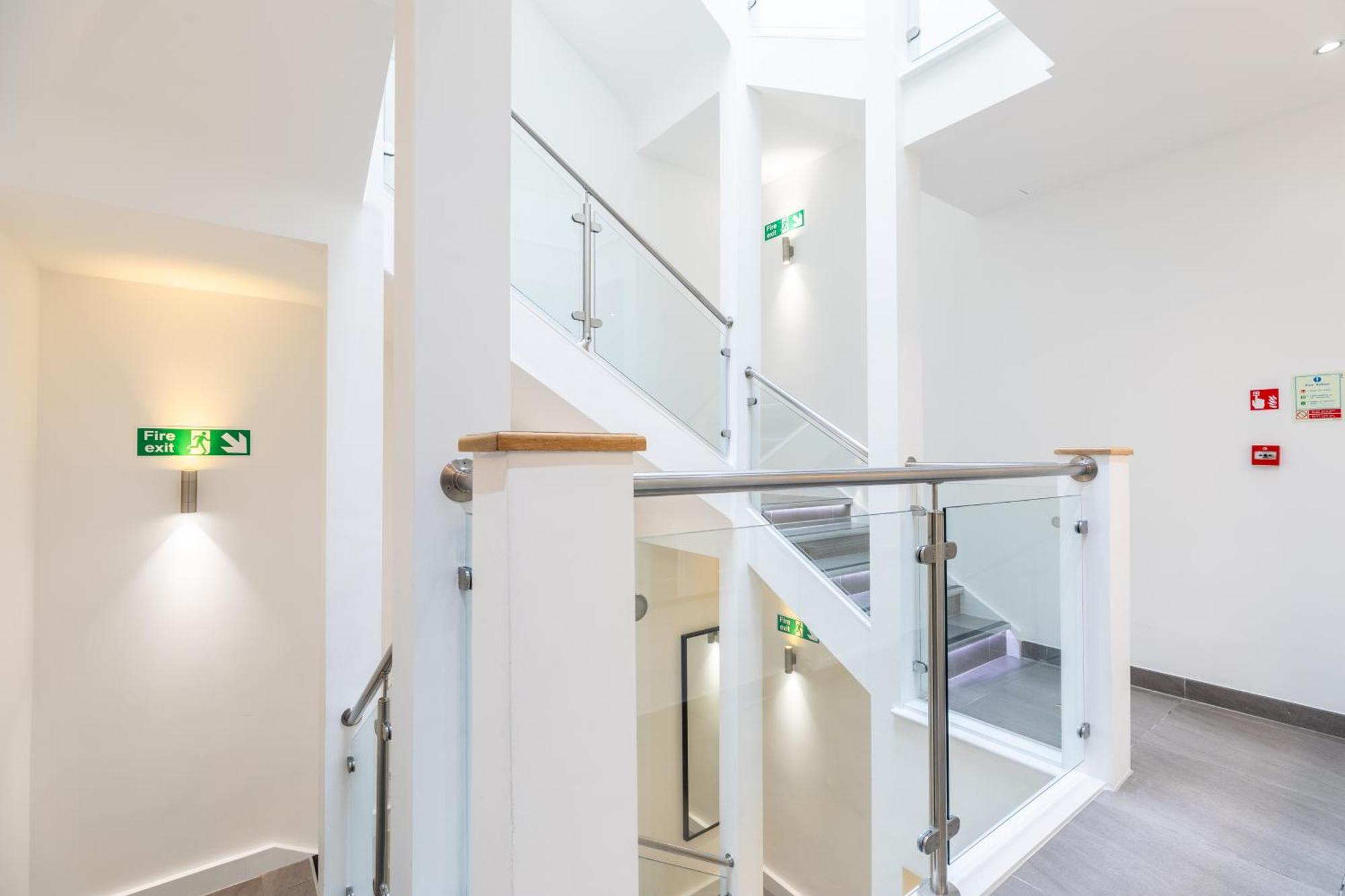 Clarges- Hsk Suites London Bagian luar foto