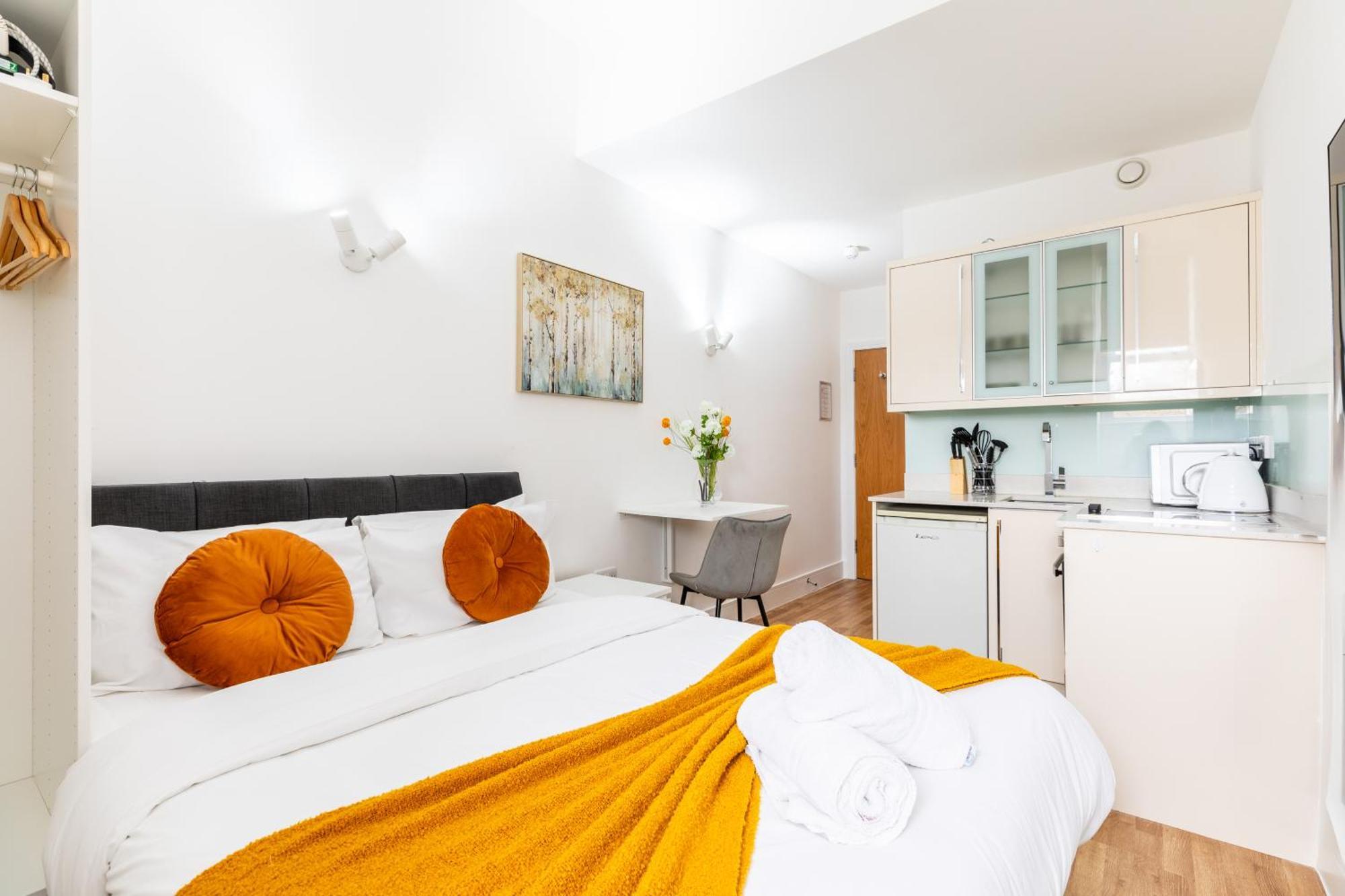 Clarges- Hsk Suites London Bagian luar foto