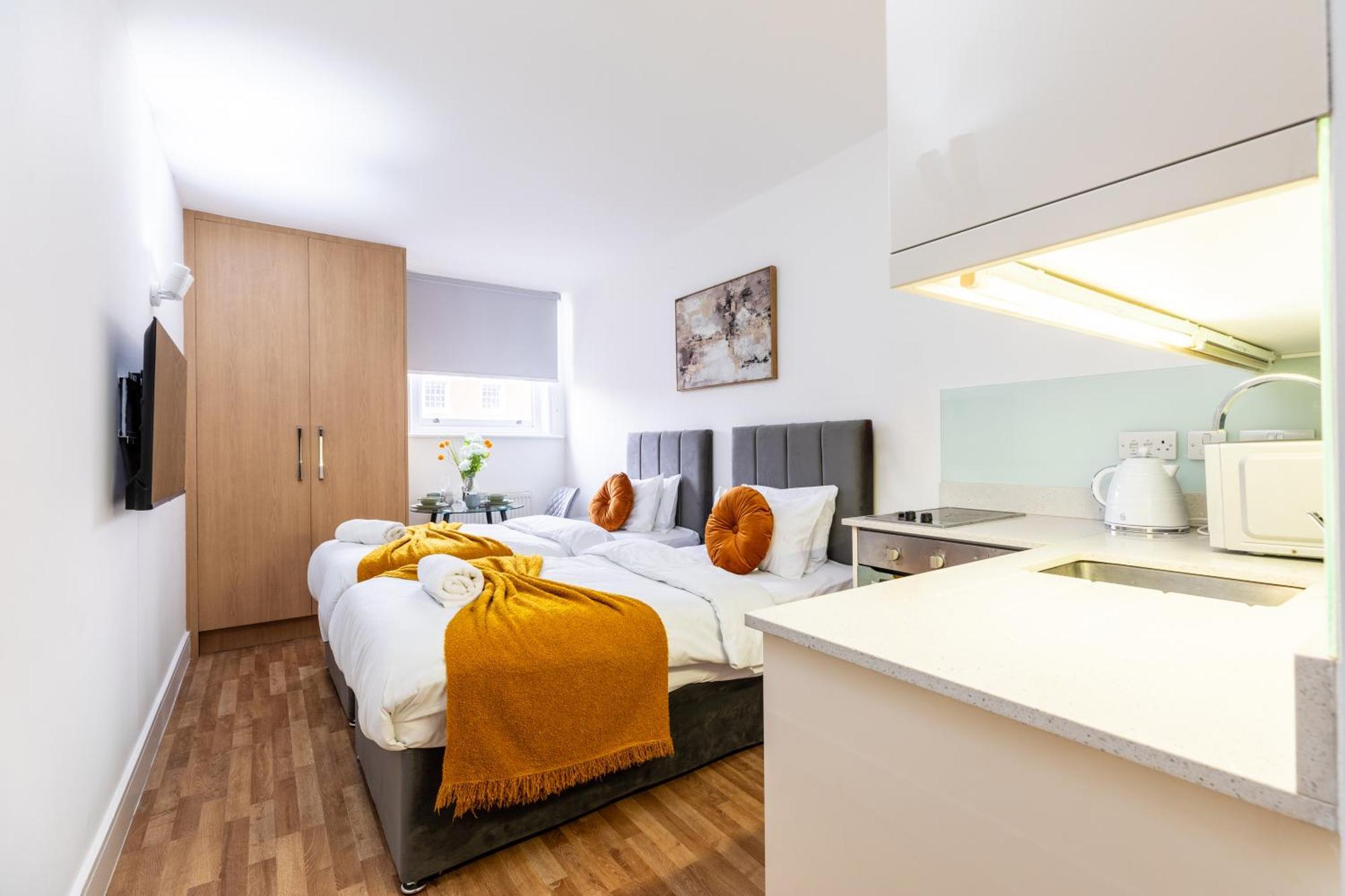 Clarges- Hsk Suites London Bagian luar foto