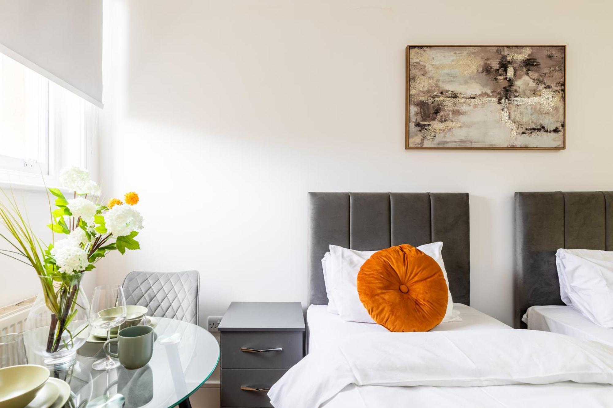Clarges- Hsk Suites London Bagian luar foto