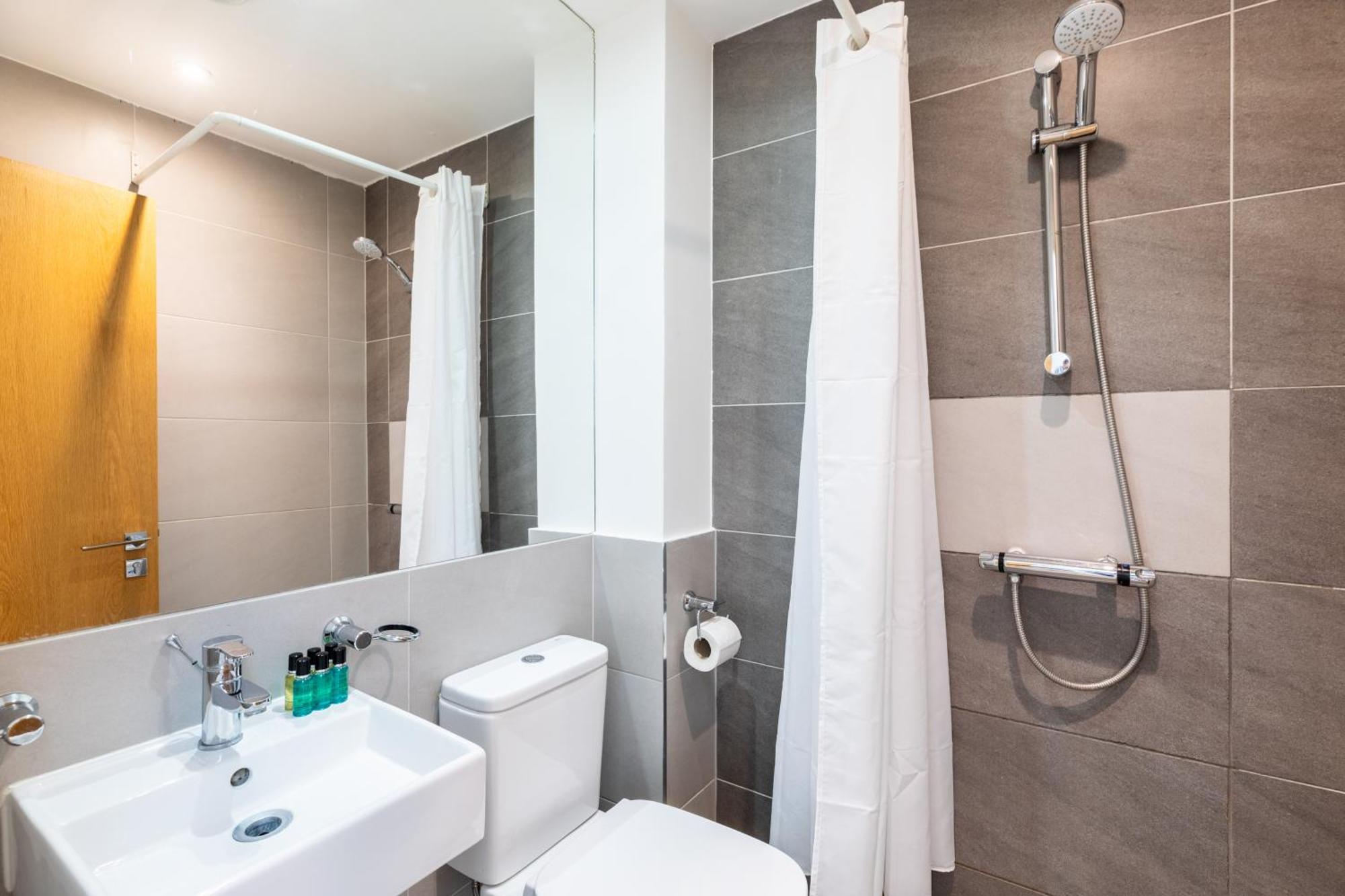 Clarges- Hsk Suites London Bagian luar foto