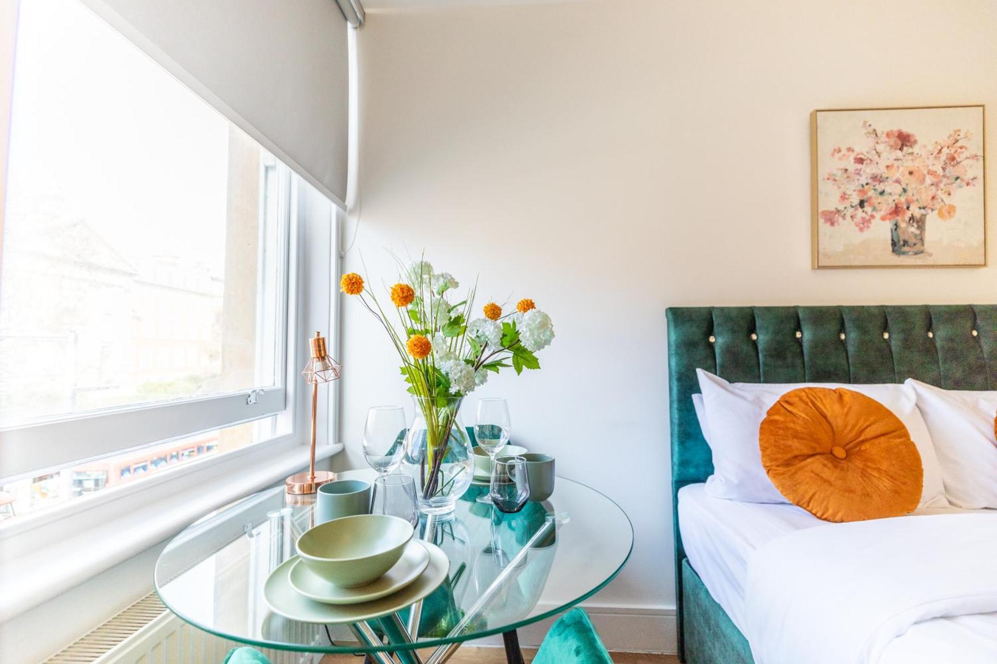 Clarges- Hsk Suites London Bagian luar foto