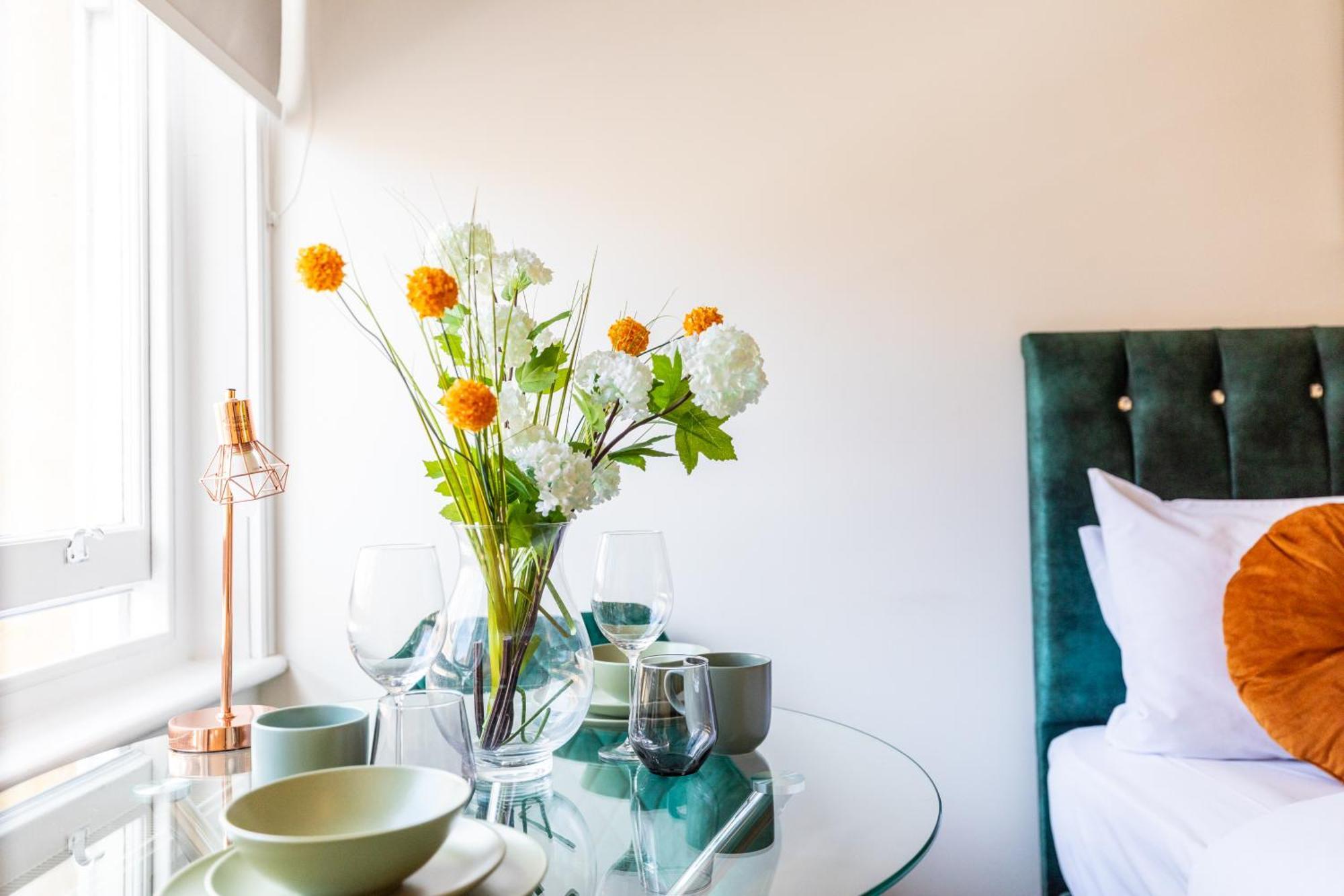 Clarges- Hsk Suites London Bagian luar foto