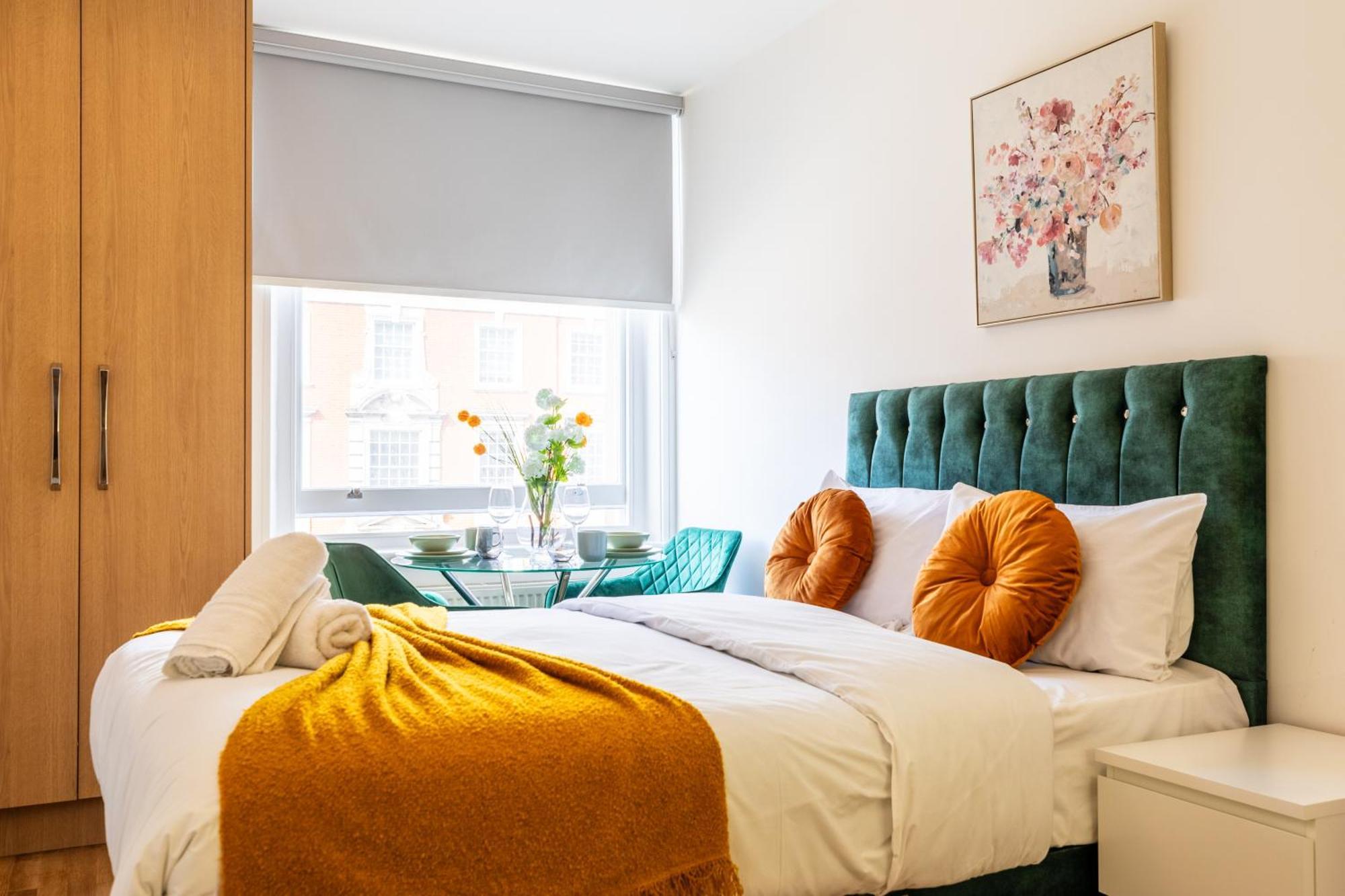 Clarges- Hsk Suites London Bagian luar foto