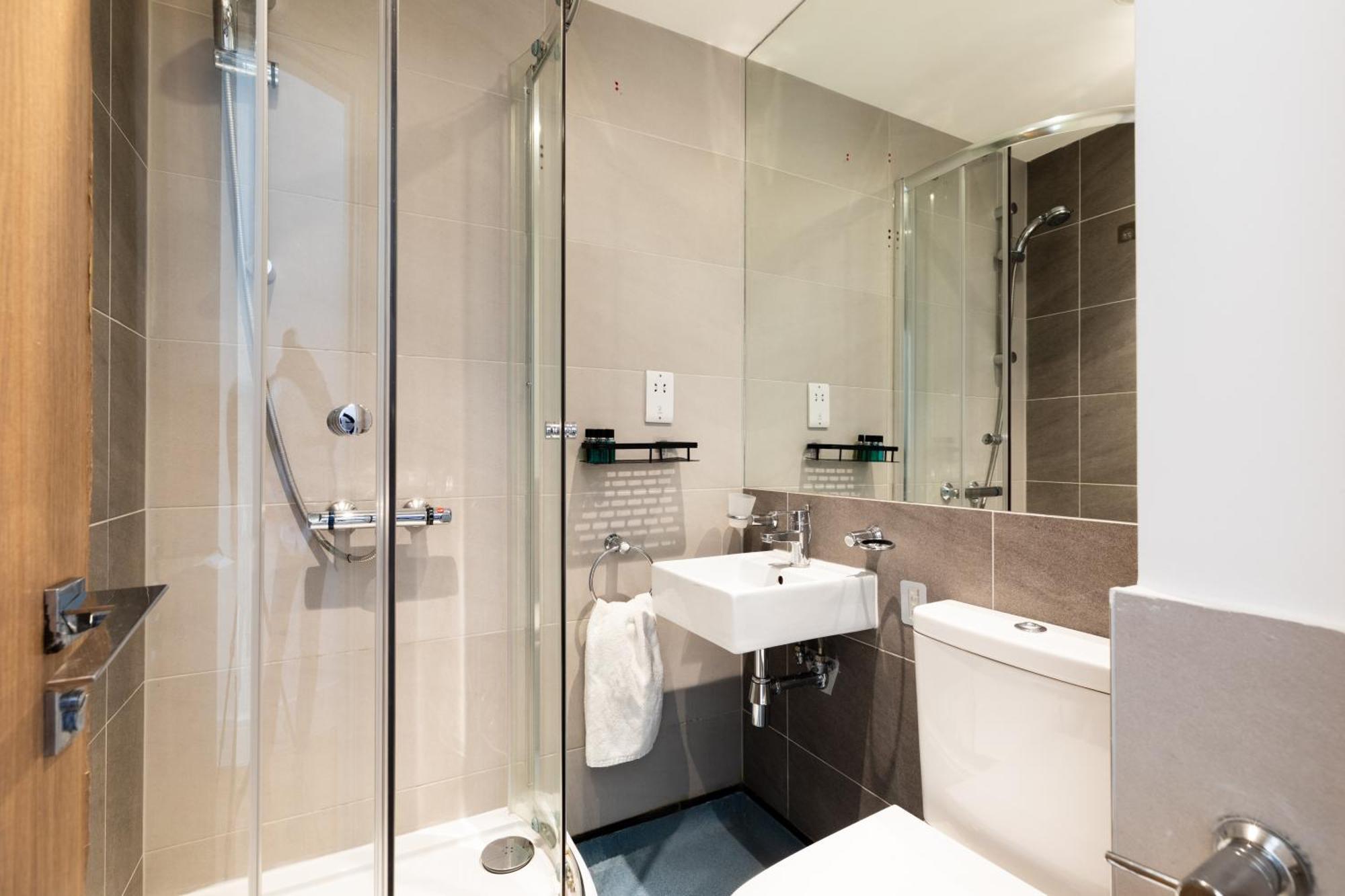 Clarges- Hsk Suites London Bagian luar foto