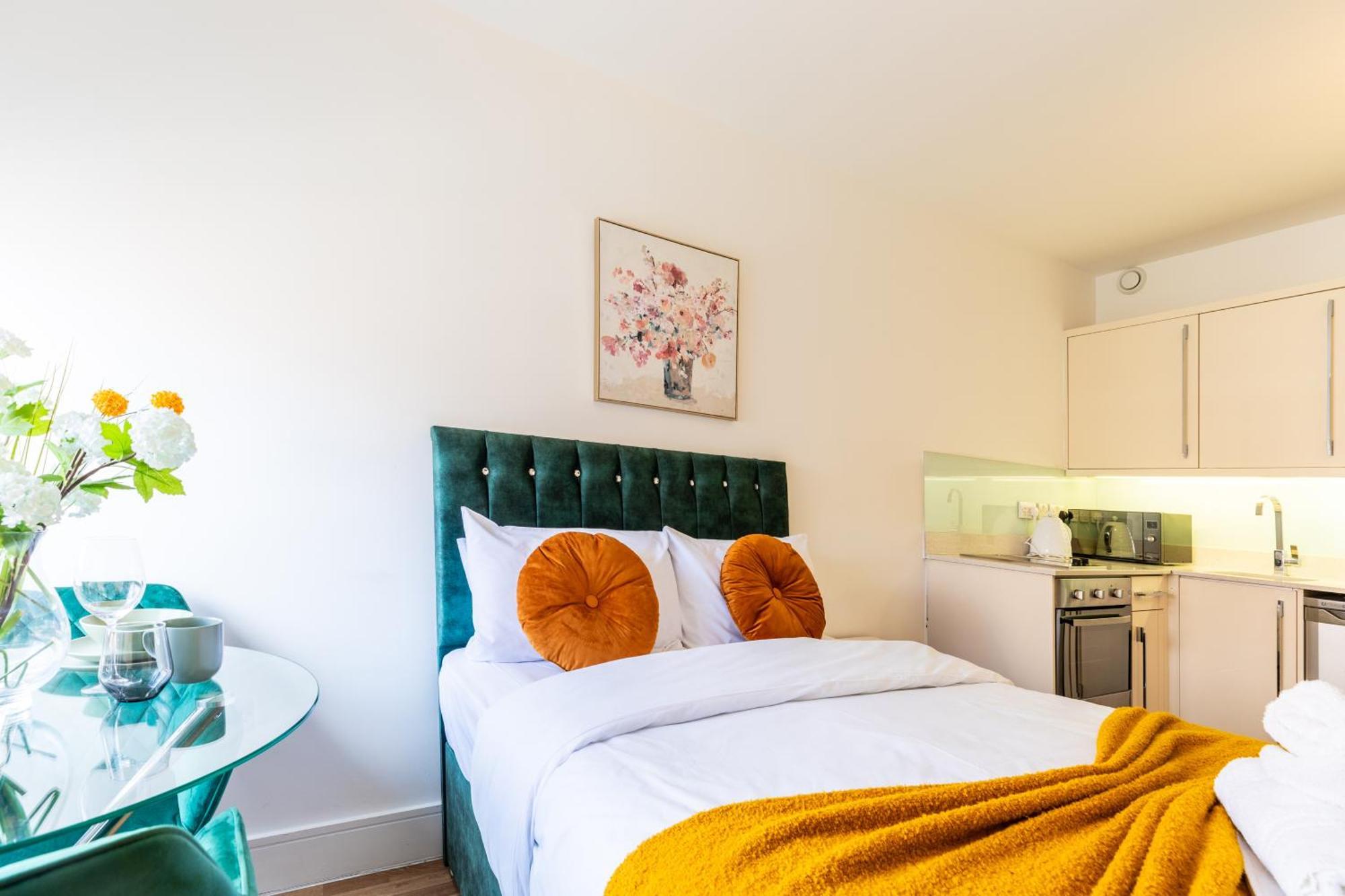 Clarges- Hsk Suites London Bagian luar foto